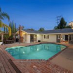 casa con alberca en la noche puebla casa volaris