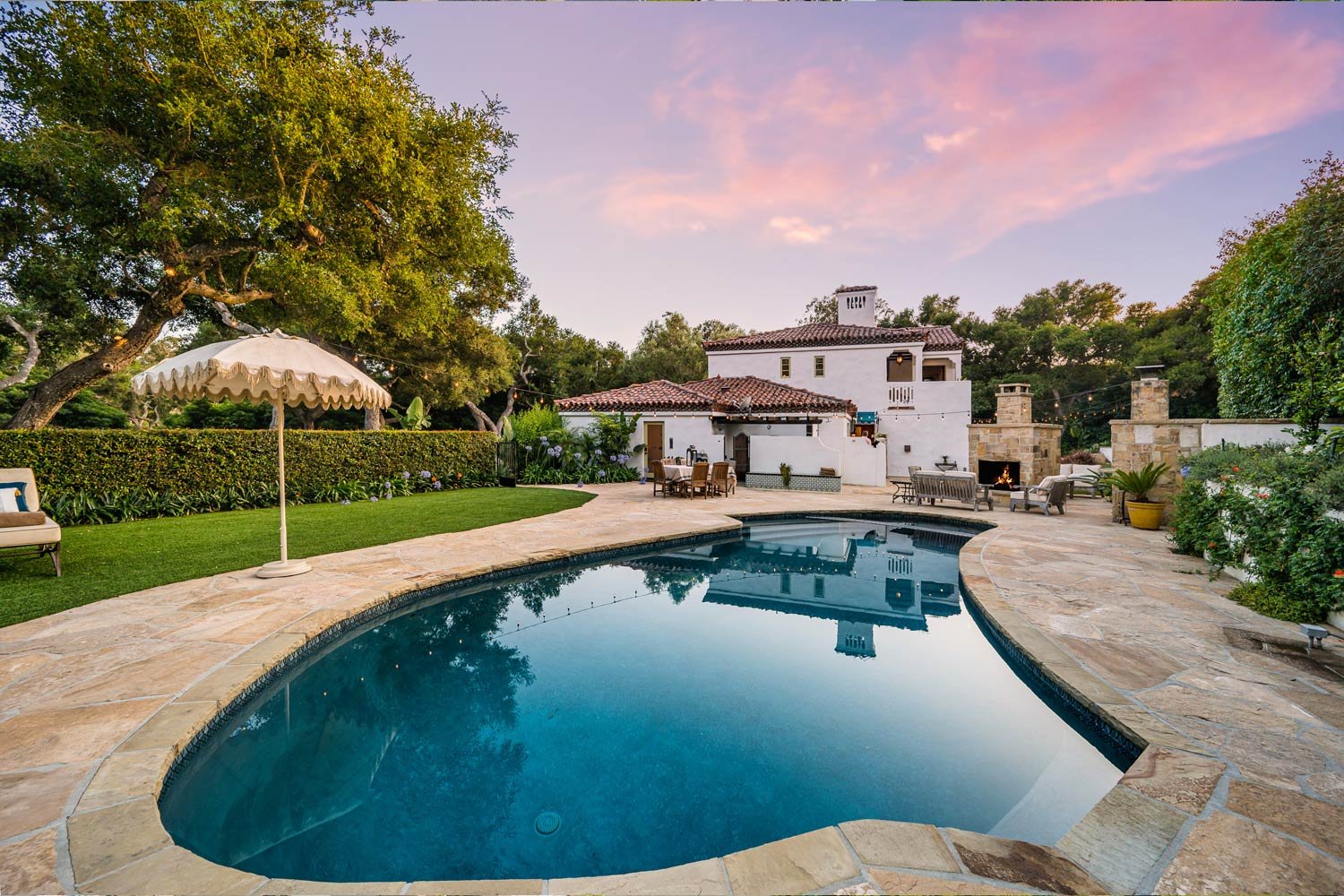 casa con alberca al atardecer puebla casa volaris